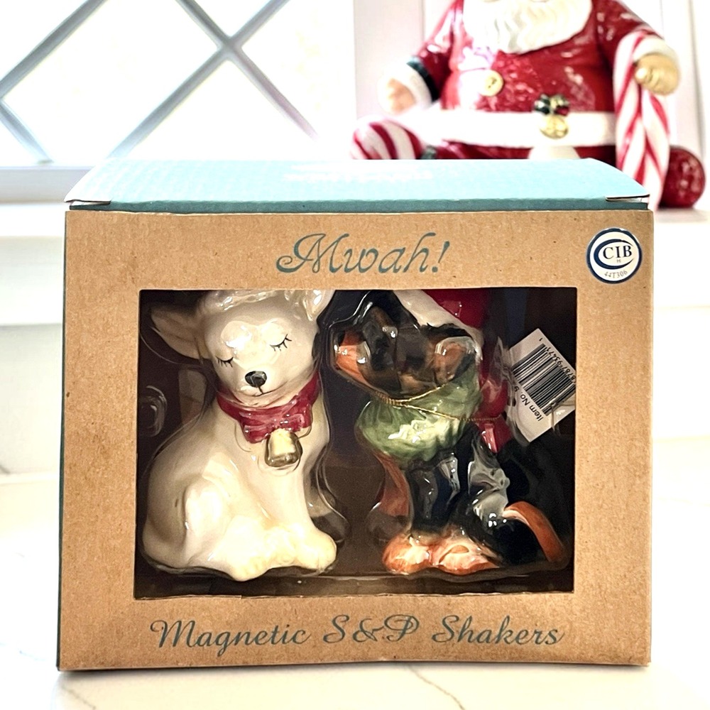 Kissing Chihuahuas Christmas Salt & Pepper Shakers Magnetic Mwah! Westland NEW